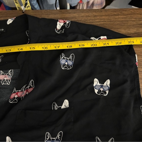 ❤️ Torrid Black Button Down Shirt with Bulldog Print - Picture 7 of 9